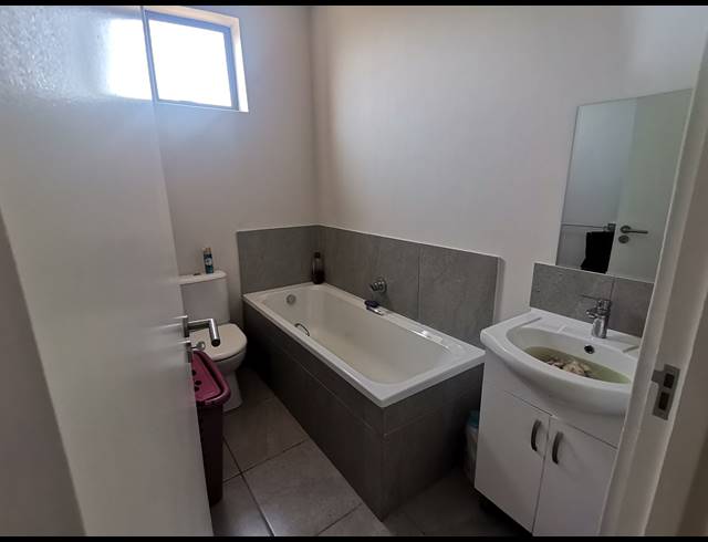 2 BEDROOM FLAT TO LET IN FYNNLAND